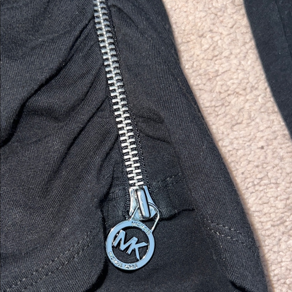 MICHAEL Michael Kors Black Top - Picture 3 of 8